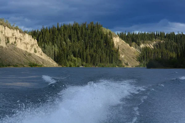 Wake River Boat Yukon River — Fotografia de Stock