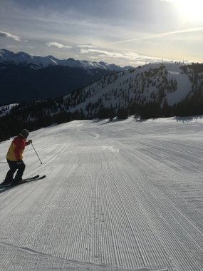 skiing in jasper park at marmot basin