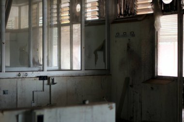 Ghost hunting at abandoned Kempton Park Hospital