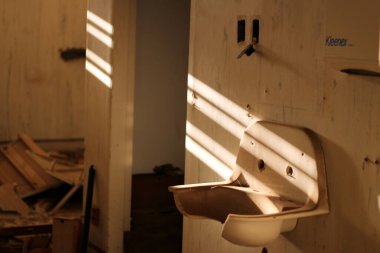 Ghost hunting at abandoned Kempton Park Hospital