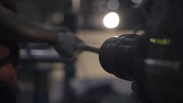 Male Production Worker Wearing Gloves Puts Bundle Cables Cable Braiding — Vídeo de stock