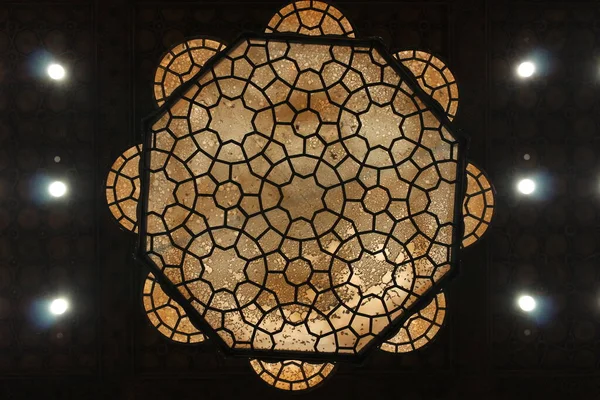 Islamic Design Architecture Building Pattern Design Ceiling Glowing Lights — Fotografia de Stock