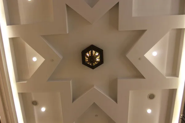 Beautiful Architechure Chandelier Glowing Ceiling Islamic Architecture — Stock Photo, Image