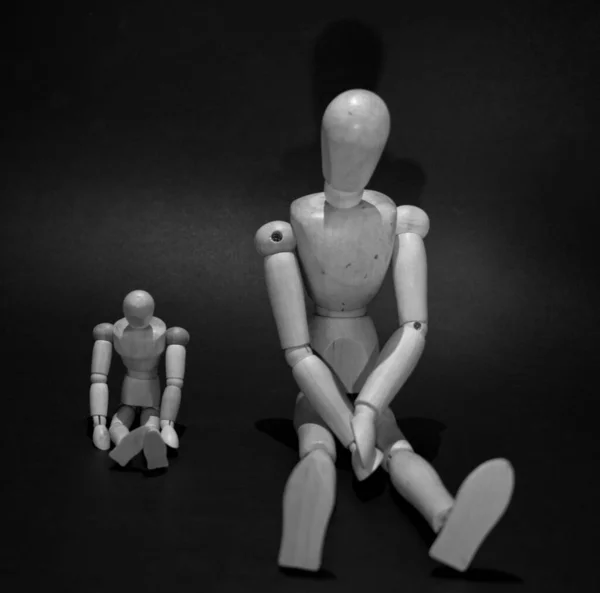 Sad Wooden Mannequins Two Mannequins Father Son Black Background — 图库照片