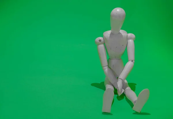 Sad Wooden Mannequin Green Screen — Foto Stock