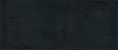 Siyah yarı tonların düzensiz dokularıyla koyu mavimsi renklerde soyut bir arkaplan. Gazete deseni. Metin veya resim için boşluk