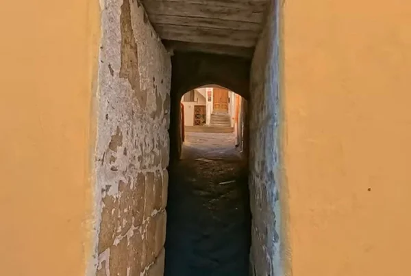 Paso Entre Muros Piedra Túnel — Foto de Stock