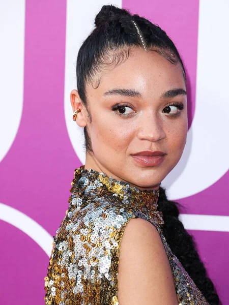 Australian Actress Aisha Dee Arrives Los Angeles Premiere Netflix Look — ストック写真