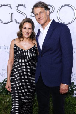 Anne Fleischli Blackburn and husband/Senior Vice President of Global Media and Entertainment at Amazon Jeff Blackburn arrive at the Los Angeles Premiere Of Amazon Prime Video's 'The Lord Of The Rings: The Rings Of Power' Season 1 