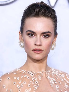 American actress Ema Horvath wearing a Monique Lhuillier dress arrives at the Los Angeles Premiere Of Amazon Prime Video's 'The Lord Of The Rings: The Rings Of Power' Season 1 held at The Culver Studios on August 15, 2022 in Culver City, Los Angeles