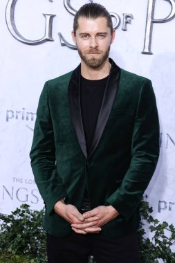Luke Mitchell arrives at the Los Angeles Premiere Of Amazon Prime Video's 'The Lord Of The Rings: The Rings Of Power' Season 1 held at The Culver Studios on August 15, 2022 in Culver City, Los Angeles, California, United States. 