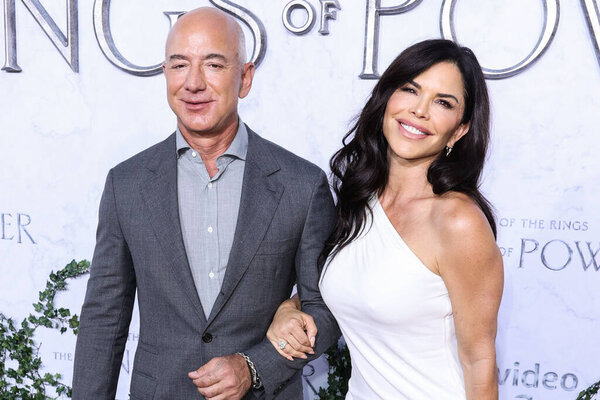 American entrepreneur Jeff Bezos and girlfriend Lauren Sanchez arrive at the Los Angeles Premiere Of Amazon Prime Video's 'The Lord Of The Rings: The Rings Of Power' Season 1 held at The Culver Studios on August 15, 2022 in Culver City