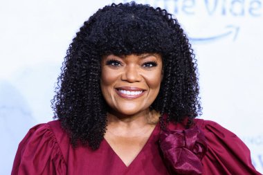 Yvette Nicole Brown arrives at the Los Angeles Premiere Of Amazon Prime Video's 'The Lord Of The Rings: The Rings Of Power' Season 1 held at The Culver Studios on August 15, 2022 in Culver City, Los Angeles, California, United States