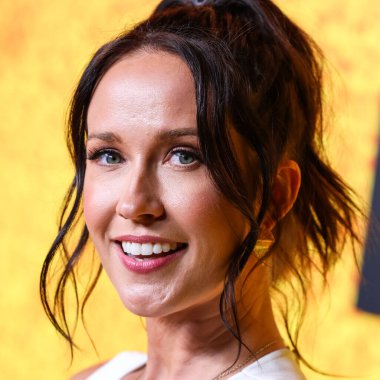 American actress Anna Camp arrives at the Los Angeles Premiere Of Apple TV+'s Original Series 'See' Season 3 held at Directors Guild of America (DGA) Theater Complex on August 23, 2022 in Los Angeles, California, United States.