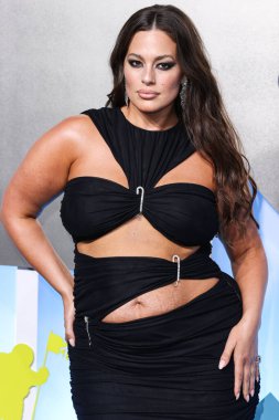 Ashley Graham arrives at the 2022 MTV Video Music Awards held at the Prudential Center on August 28, 2022 in Newark, New Jersey, United States.