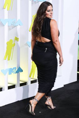 Ashley Graham arrives at the 2022 MTV Video Music Awards held at the Prudential Center on August 28, 2022 in Newark, New Jersey, United States.