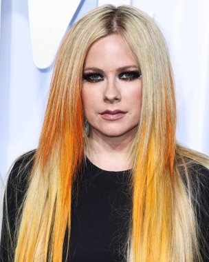 Avril Lavigne arrives at the 2022 MTV Video Music Awards held at the Prudential Center on August 28, 2022 in Newark, New Jersey, United States.