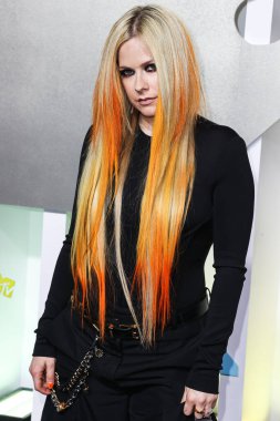 Avril Lavigne arrives at the 2022 MTV Video Music Awards held at the Prudential Center on August 28, 2022 in Newark, New Jersey, United States.