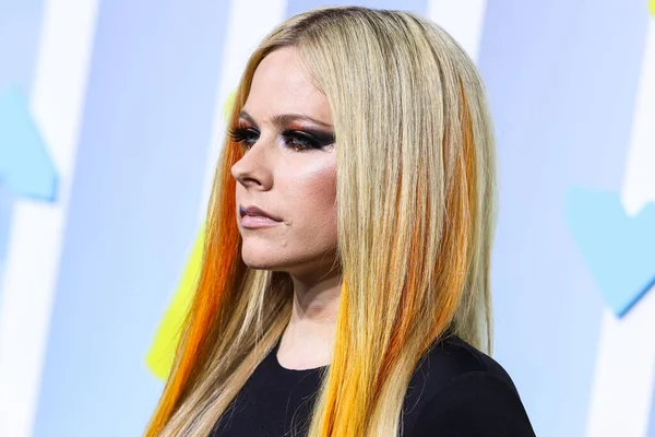 Avril Lavigne arrives at the 2022 MTV Video Music Awards held at the Prudential Center on August 28, 2022 in Newark, New Jersey, United States.