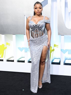 Chloe Bailey arrives at the 2022 MTV Video Music Awards held at the Prudential Center on August 28, 2022 in Newark, New Jersey, United States.