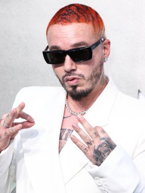 J Balvin arrives at the 2022 MTV Video Music Awards held at the Prudential Center on August 28, 2022 in Newark, New Jersey, United States.