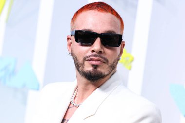 J Balvin arrives at the 2022 MTV Video Music Awards held at the Prudential Center on August 28, 2022 in Newark, New Jersey, United States.