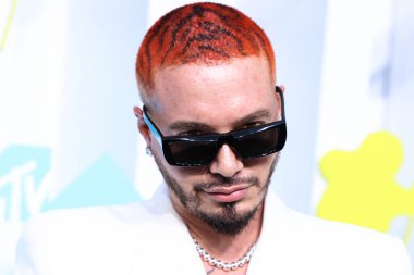 J Balvin arrives at the 2022 MTV Video Music Awards held at the Prudential Center on August 28, 2022 in Newark, New Jersey, United States.
