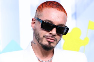 J Balvin arrives at the 2022 MTV Video Music Awards held at the Prudential Center on August 28, 2022 in Newark, New Jersey, United States.