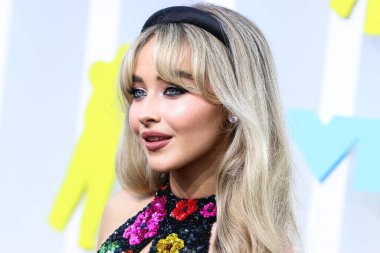 Sabrina Carpenter arrives at the 2022 MTV Video Music Awards held at the Prudential Center on August 28, 2022 in Newark, New Jersey, United States. 