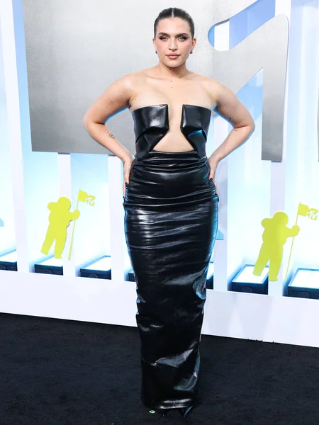 Mae Muller Arrives 2022 Mtv Video Music Awards Held Prudential — Stock Photo, Image
