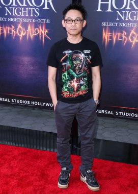 Avustralyalı yönetmen James Wan, 8 Eylül 2022 'de Universal City, Los Angeles, Kaliforniya, ABD' de düzenlenen Universal Studios Hollywood 'da düzenlenen Universal Stüdyoları Hollywood Korku Geceleri Açılış Gecesi 2022' ye geldi..
