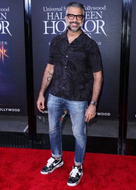 Meksikalı aktör Jaime Camil, 8 Eylül 2022 'de Universal City, Los Angeles, Kaliforniya' da düzenlenen Universal Stüdyoları 'nda düzenlenen Hollywood Korku Geceleri Açılış Gecesi 2022' ye ulaştı..