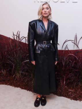 İsveçli model Elsa Hosk, 8 Eylül 2022 'de Hudson Yards' daki The Shops 'ta düzenlenen REVOLVE Gallery NYFW (New York Moda Haftası) 2022 Sunum VIP Açılış etkinliğine katılıyor..