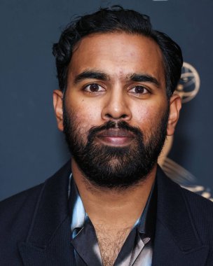 İngiliz aktör Himesh Patel, 9 Eylül 2022 'de Kuzey Hollywood, Los Angeles' ta düzenlenen Televizyon Sanatları ve Bilimleri Akademisi 'nde düzenlenen 74.