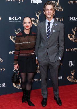 Amerikalı aktris Christina Ricci ve eşi Mark Hampton, Televizyon Akademisi 'nin 9 Eylül 2022 tarihinde Televizyon Sanatları ve Bilimleri Akademisi' nde düzenlenen 74.