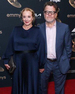 Amerikalı aktris J. Smith-Cameron (Jean Isabel Smith) ve kocası / Amerikalı film yönetmeni Kenneth Lonergan, Televizyon Akademisi 'nin Televizyon Akademisi' nde düzenlenen 74. 