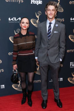 Amerikalı aktris Christina Ricci ve eşi Mark Hampton, Televizyon Akademisi 'nin 9 Eylül 2022 tarihinde Televizyon Sanatları ve Bilimleri Akademisi' nde düzenlenen 74.