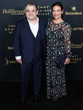 Patton Oswalt ve Meredith Salenger, 10 Eylül 2022 'de Batı Hollywood, Los Angeles, Kaliforniya, ABD' de 8899 Beverly 'deki çatı katında düzenlenen SAG-AFTRA' nın 74.
