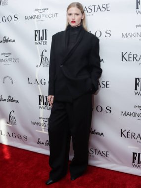 Hollandalı manken Lara Stone, 10 Eylül 2022 'de Manhattan, New York, ABD' de bulunan Rockefeller Center 'daki Gökkuşağı Odası' nda düzenlenen 9..