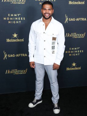 İngiliz aktör Kola Bokinni, The Hollywood Reporter ve SAG-AFTRA 'nın 74. Geleneksel Emmy Ödülleri' Emmy Adayları Gecesi 'ne 10 Eylül 2022' de Batı Hollywood, Los Angeles, Kaliforniya, ABD 'de bulunan 8899 Beverly' deki çatı katına geldi.