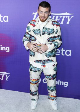 Amerikalı aktör Angus Cloud, 11 Ağustos 2022 'de NeueHouse Los Angeles, Los Angeles' ta düzenlenen Facebook Oyunuyla Sunulan Genç Hollywood Kutlamalarının Gücü 2022 'ye ulaştı..