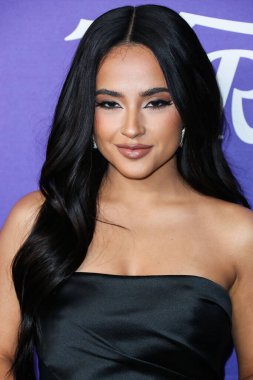 Amerikalı şarkıcı Becky G (Rebbeca Marie Gomez), 11 Ağustos 2022 tarihinde Hollywood, Los Angeles, Kaliforniya, ABD 'de düzenlenen NeueHouse Los Angeles' ta düzenlenen Genç Hollywood Oyunları 'nın 2022 Power of Young Hollywood Kutlaması' na geldi..