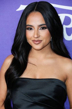 Amerikalı şarkıcı Becky G (Rebbeca Marie Gomez), 11 Ağustos 2022 tarihinde Hollywood, Los Angeles, Kaliforniya, ABD 'de düzenlenen NeueHouse Los Angeles' ta düzenlenen Genç Hollywood Oyunları 'nın 2022 Power of Young Hollywood Kutlaması' na geldi..