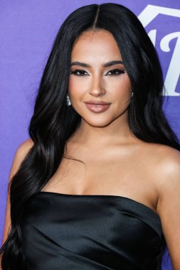 Amerikalı şarkıcı Becky G (Rebbeca Marie Gomez), 11 Ağustos 2022 tarihinde Hollywood, Los Angeles, Kaliforniya, ABD 'de düzenlenen NeueHouse Los Angeles' ta düzenlenen Genç Hollywood Oyunları 'nın 2022 Power of Young Hollywood Kutlaması' na geldi..