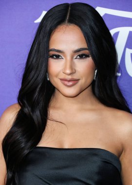 Amerikalı şarkıcı Becky G (Rebbeca Marie Gomez), 11 Ağustos 2022 tarihinde Hollywood, Los Angeles, Kaliforniya, ABD 'de düzenlenen NeueHouse Los Angeles' ta düzenlenen Genç Hollywood Oyunları 'nın 2022 Power of Young Hollywood Kutlaması' na geldi..