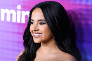 Amerikalı şarkıcı Becky G (Rebbeca Marie Gomez), 11 Ağustos 2022 tarihinde Hollywood, Los Angeles, Kaliforniya, ABD 'de düzenlenen NeueHouse Los Angeles' ta düzenlenen Genç Hollywood Oyunları 'nın 2022 Power of Young Hollywood Kutlaması' na geldi..