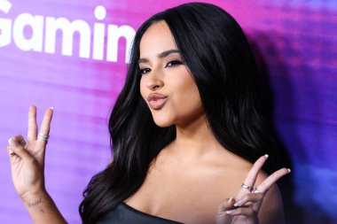 Amerikalı şarkıcı Becky G (Rebbeca Marie Gomez), 11 Ağustos 2022 tarihinde Hollywood, Los Angeles, Kaliforniya, ABD 'de düzenlenen NeueHouse Los Angeles' ta düzenlenen Genç Hollywood Oyunları 'nın 2022 Power of Young Hollywood Kutlaması' na geldi..