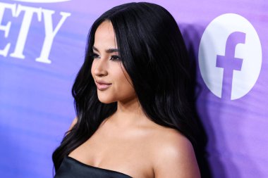 Amerikalı şarkıcı Becky G (Rebbeca Marie Gomez), 11 Ağustos 2022 tarihinde Hollywood, Los Angeles, Kaliforniya, ABD 'de düzenlenen NeueHouse Los Angeles' ta düzenlenen Genç Hollywood Oyunları 'nın 2022 Power of Young Hollywood Kutlaması' na geldi..