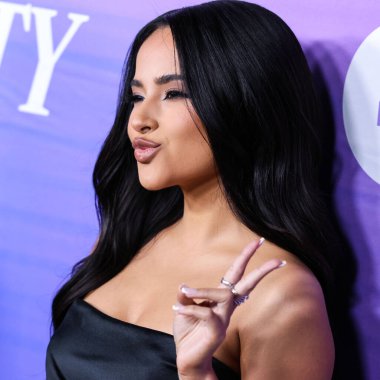 Amerikalı şarkıcı Becky G (Rebbeca Marie Gomez), 11 Ağustos 2022 tarihinde Hollywood, Los Angeles, Kaliforniya, ABD 'de düzenlenen NeueHouse Los Angeles' ta düzenlenen Genç Hollywood Oyunları 'nın 2022 Power of Young Hollywood Kutlaması' na geldi..