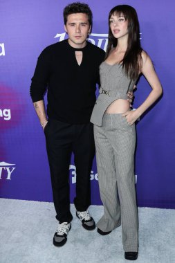 İngiliz model Brooklyn Peltz Beckham ve Amerikalı aktris Nicola Peltz Beckham, 11 Ağustos 2022 'de Hollywood, Los Angeles' taki NeueHouse Los Angeles 'ta düzenlenen Facebook Oyununun Genç Hollywood Kutlamasının 2022 Power of Young Hollywood Kutlaması' na geldiler.